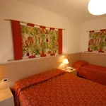With A Comfortable Sunlit Terrace דירה