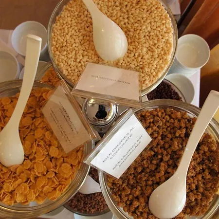 With A Comfortable Sunlit Terrace * Bibione