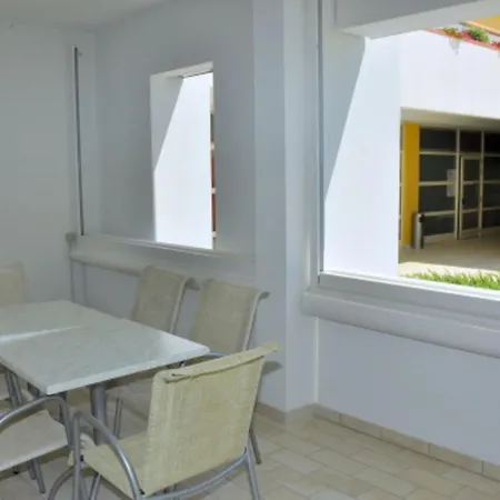 With A Comfortable Sunlit Terrace Lägenhet Bibione