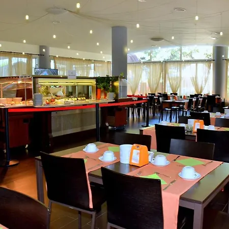 With A Comfortable Sunlit Terrace Bibione