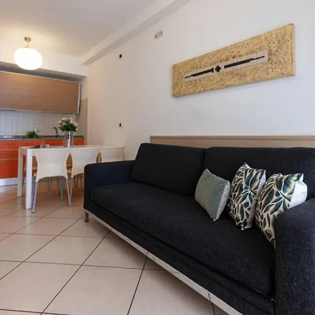 Διαμέρισμα With A Comfortable Sunlit Terrace Μπιμπιόνε