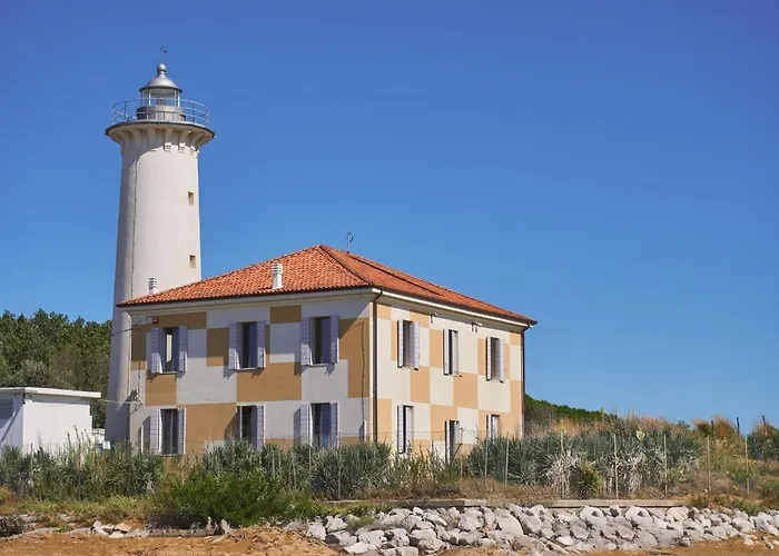 With A Comfortable Sunlit Terrace Daire *