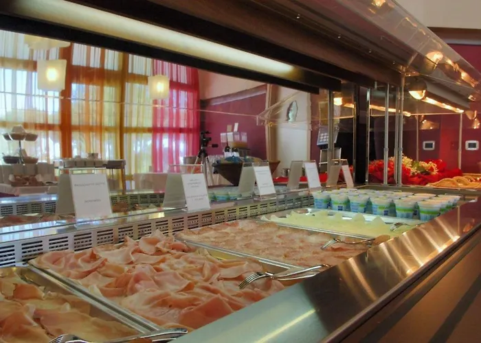 Daire With A Comfortable Sunlit Terrace Bibione